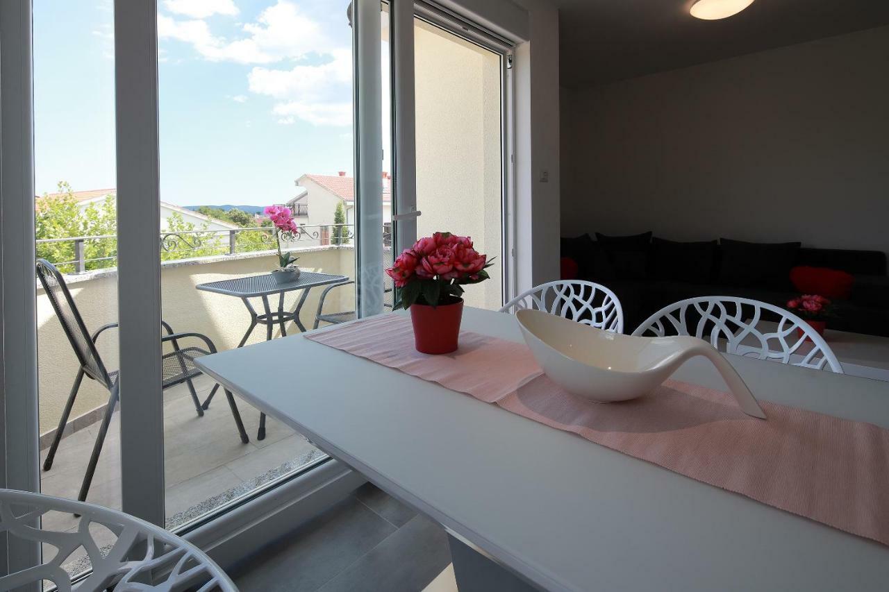 Apartmani Judita Pinezići Exteriér fotografie